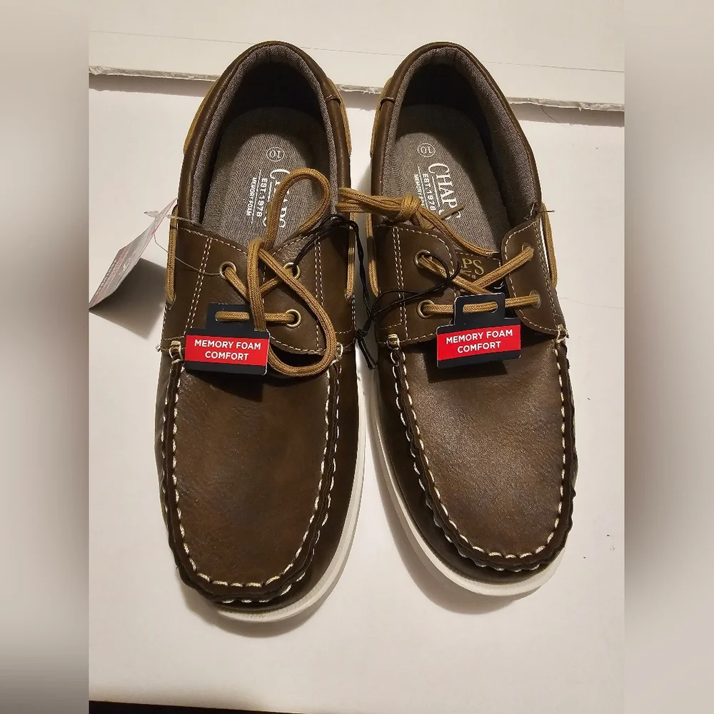 Chaps Benny Men’s Brown Boat Shoes Size 10 NWT Memory Foam)